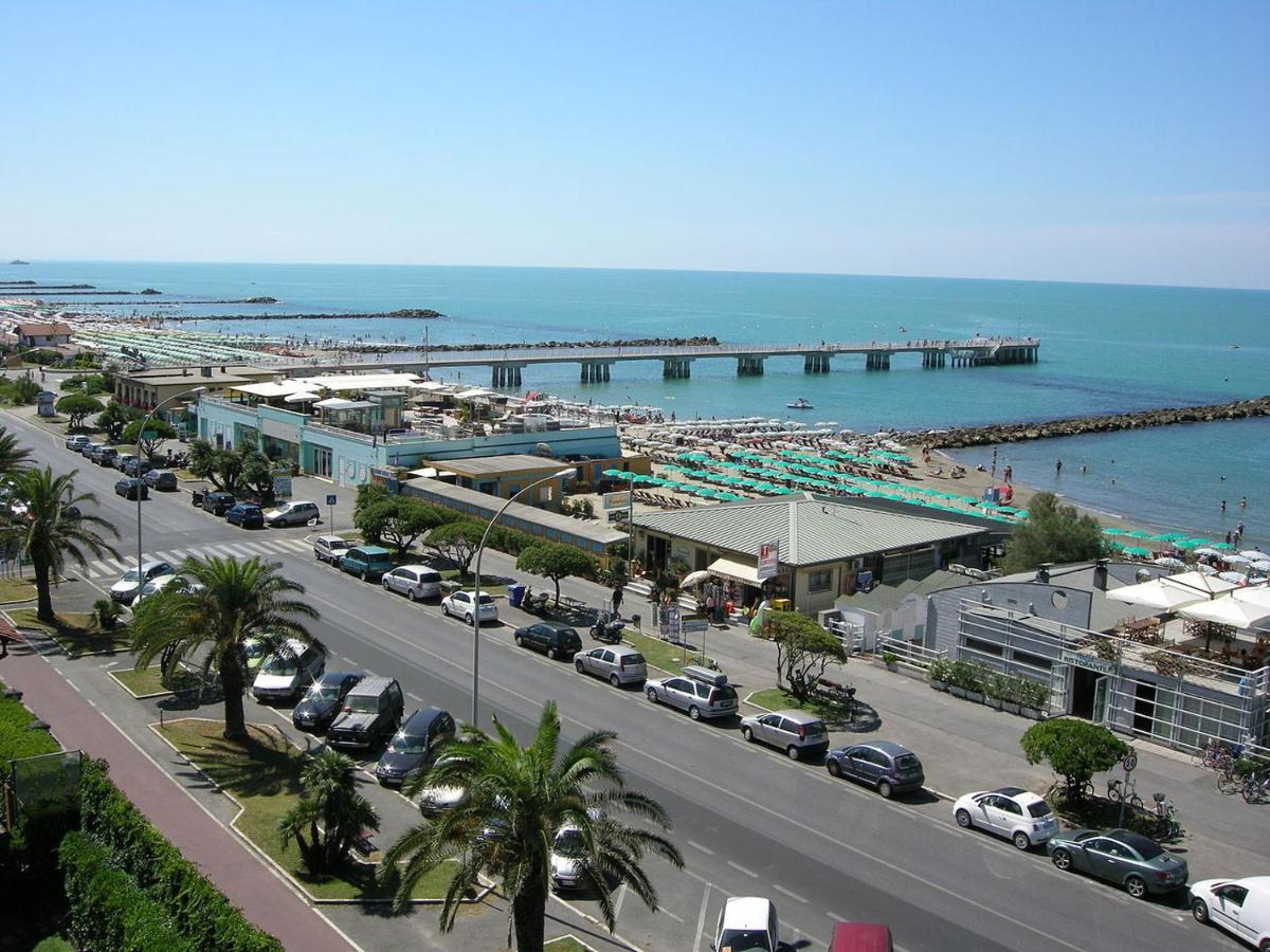 Casa Violetta Bed & Breakfast Marina di Massa Exterior foto