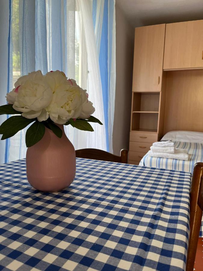 Casa Violetta Bed & Breakfast Marina di Massa Exterior foto