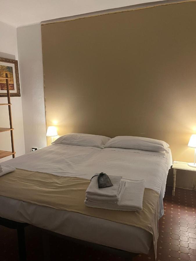 Casa Violetta Bed & Breakfast Marina di Massa Exterior foto