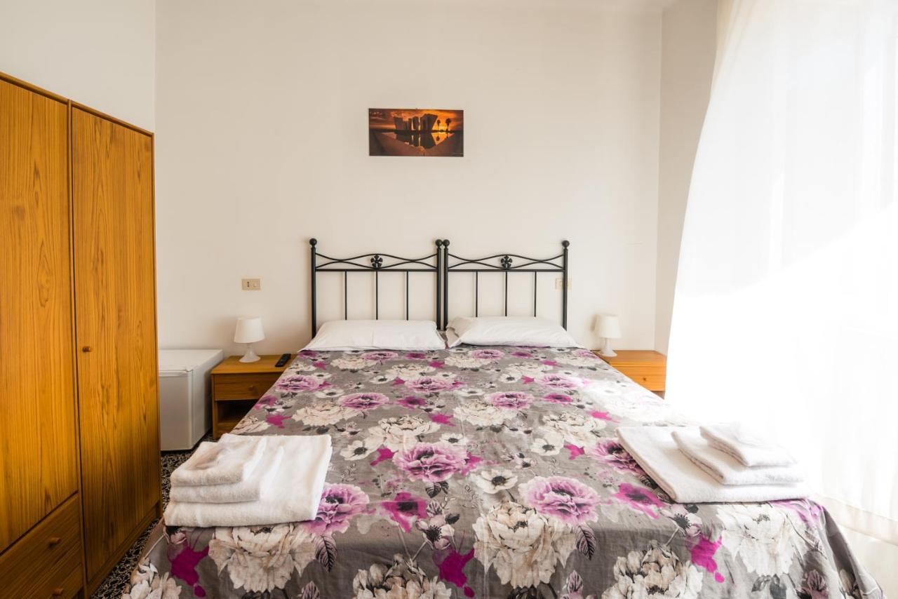 Casa Violetta Bed & Breakfast Marina di Massa Exterior foto