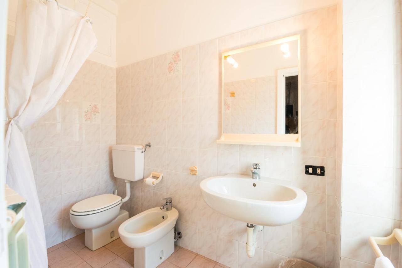 Casa Violetta Bed & Breakfast Marina di Massa Exterior foto