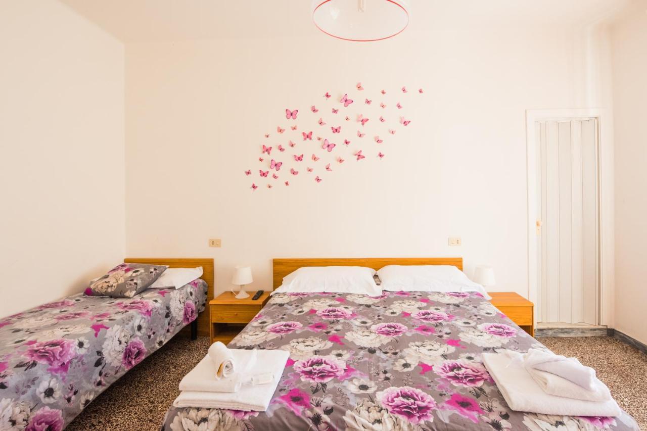 Casa Violetta Bed & Breakfast Marina di Massa Exterior foto